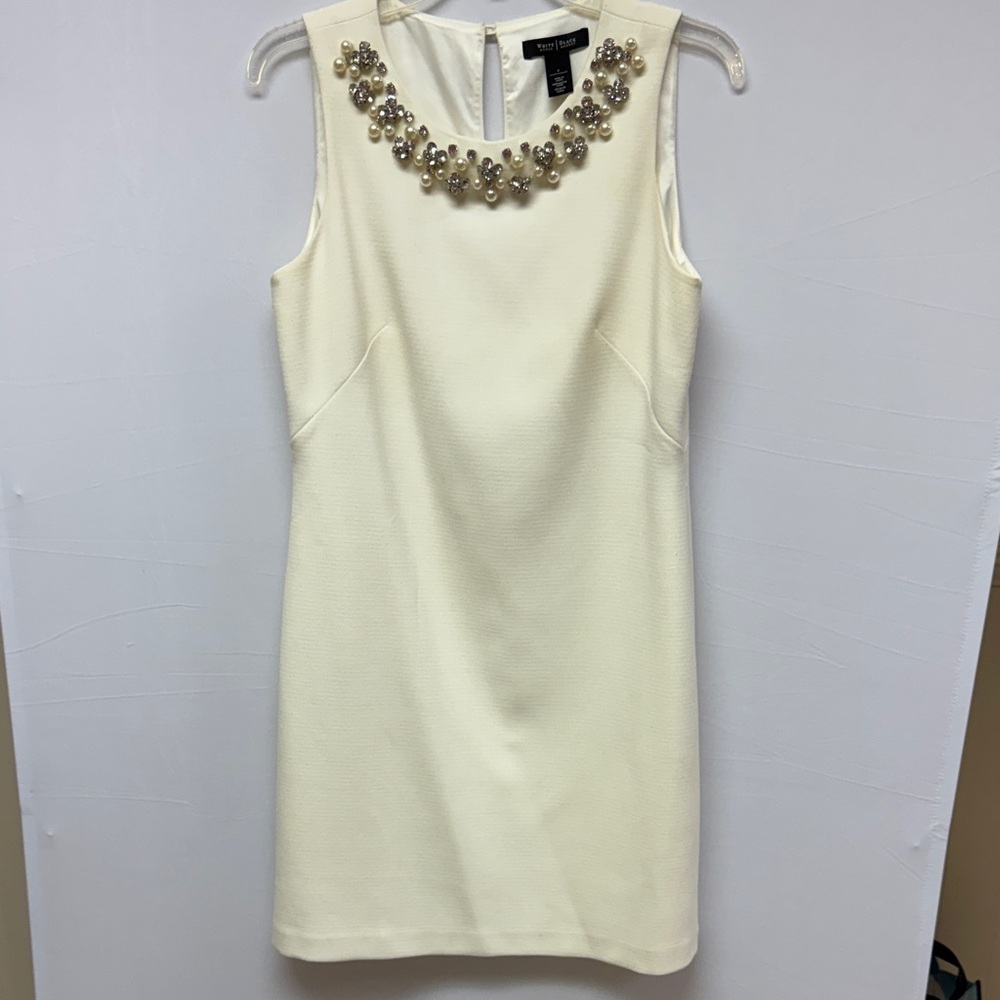 White House Black Market  Dress Jewel Neckline Cream Size 6